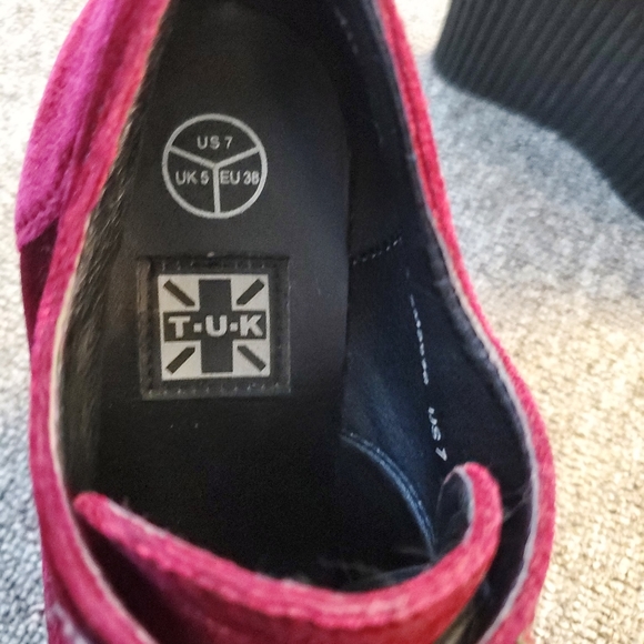 Stylish and Unique Velvet TUK Heels size 7 - Picture 3 of 3